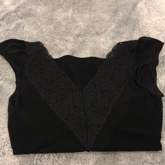 🌟 3 for $25 🌟 - Black Lace Blouse - Picture 2 of 2
